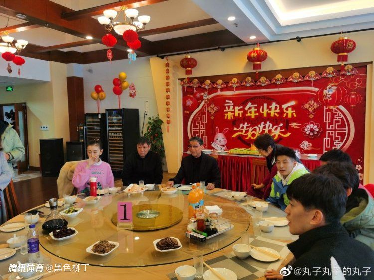 这是一部女超级英雄新作，《绿箭侠》制作人/编剧马克;古根海姆正执笔剧本